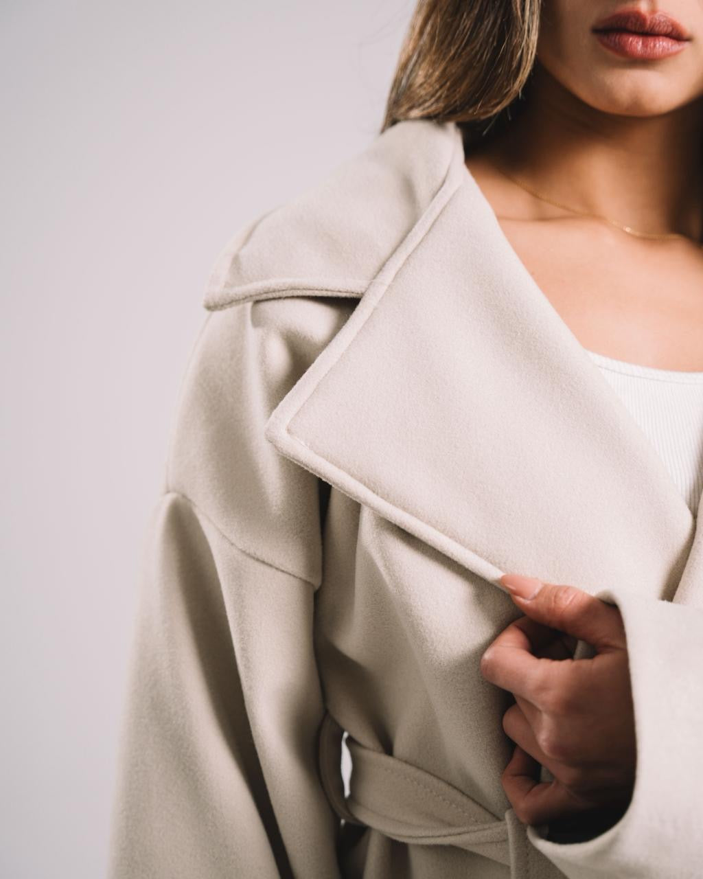 THE BEIGE SOFT BELT COAT
