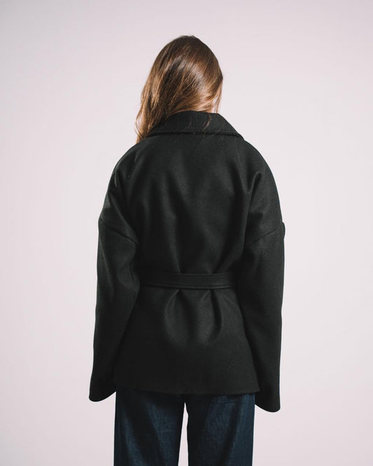 THE BLACK SOFT BELT COAT